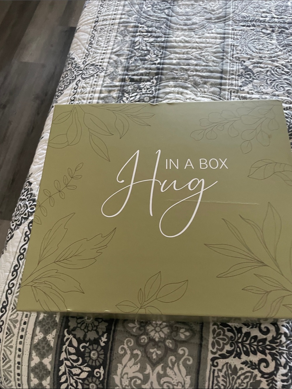 Hug In A Box Decorative Gift Box - Olive Green - Picture 4 of 4